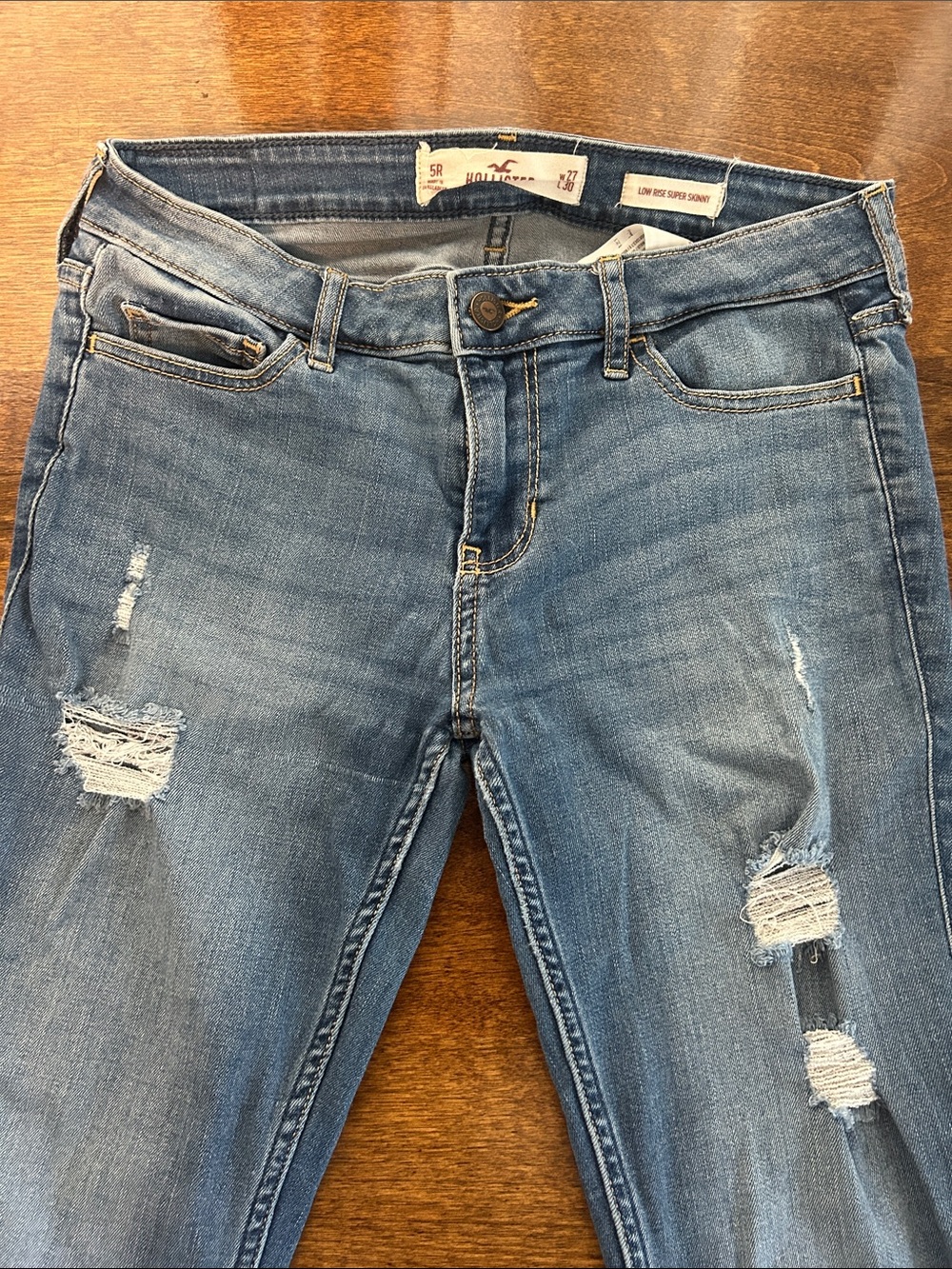Low rise distressed super skinny Hollister jeans